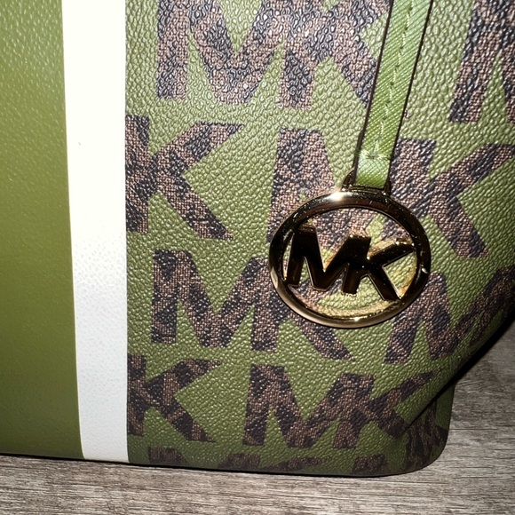 💚MK Jet Set Travel Medium Carryall Tote 💚 - Picture 6 of 10